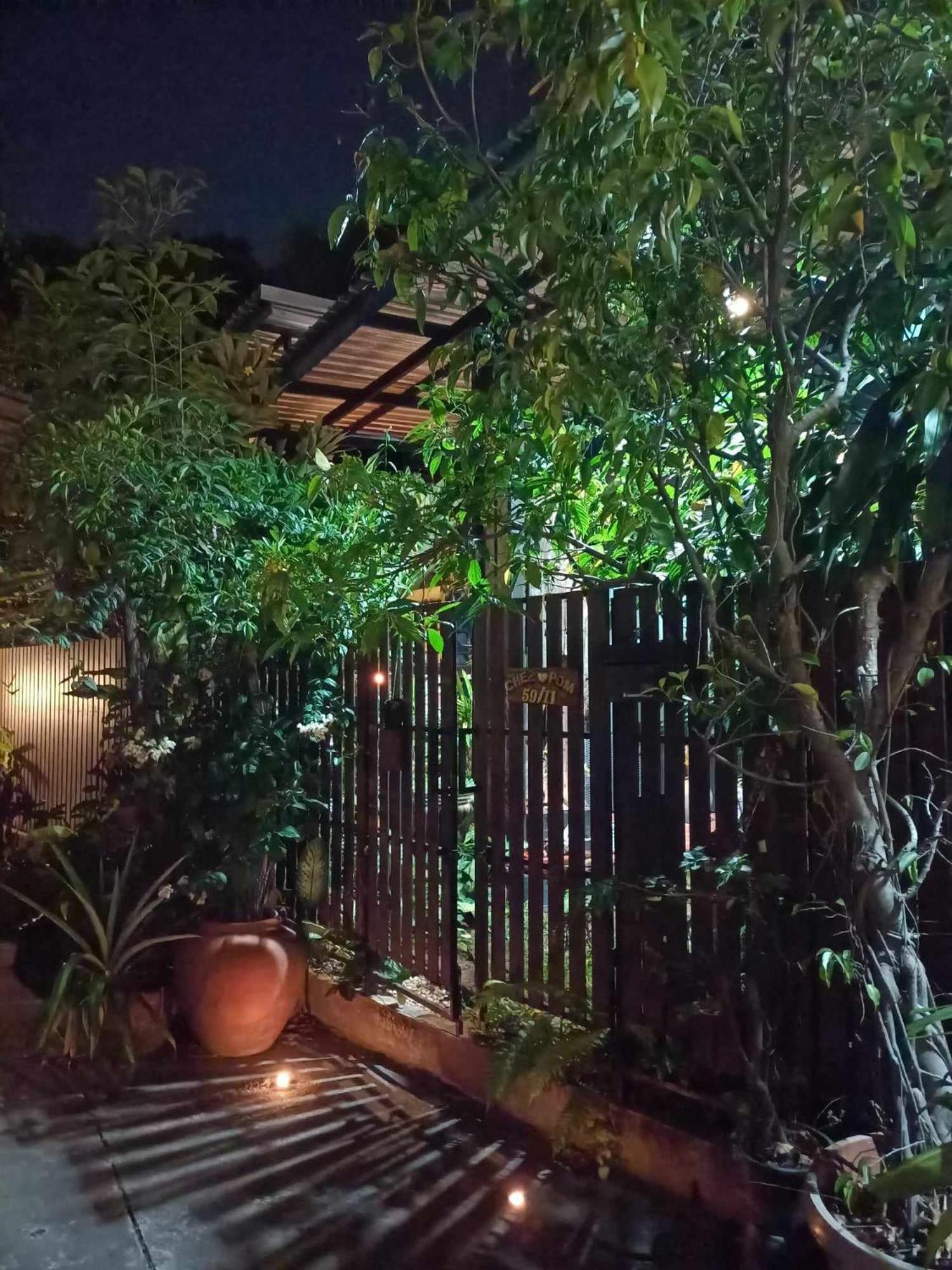 Hotel Chez Pom Chiang Mai Exterior foto